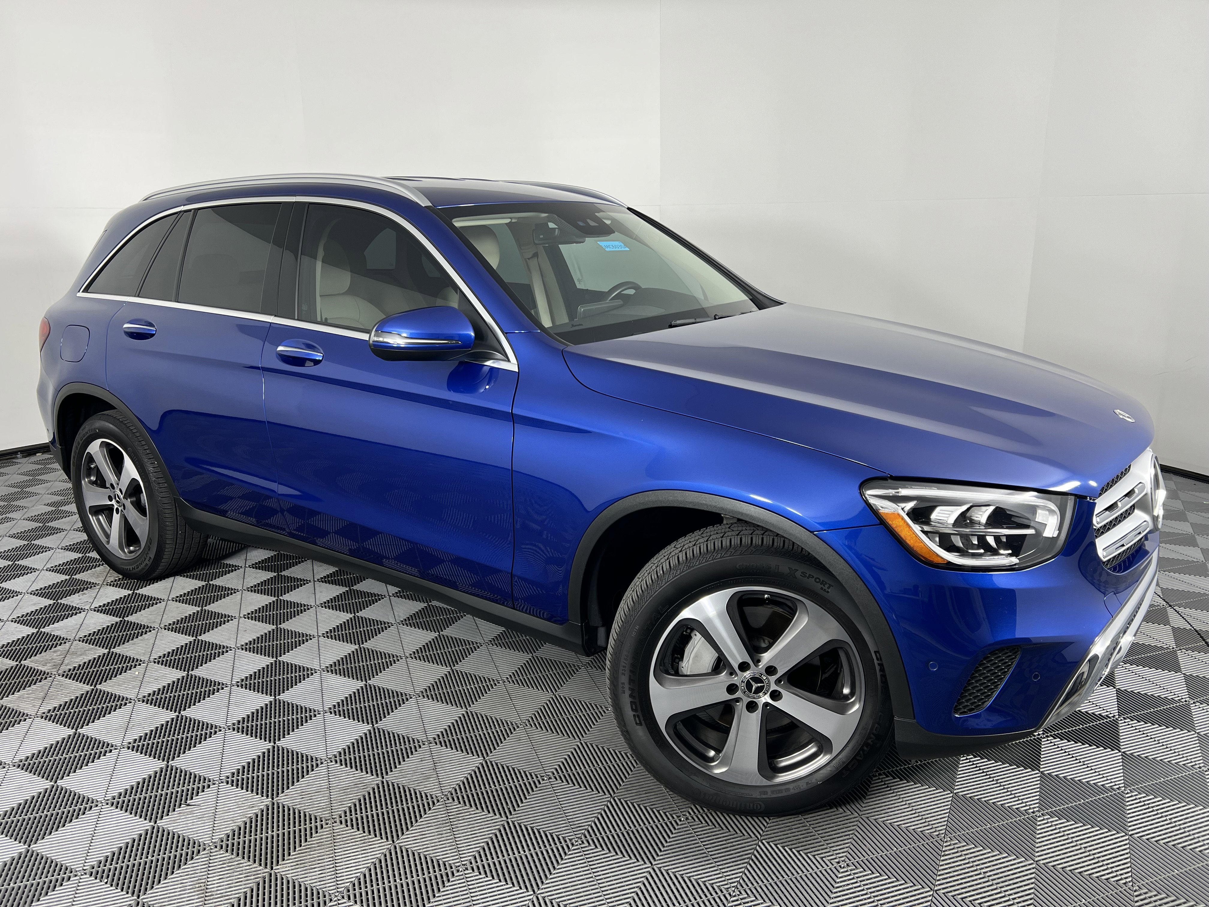 Certified 2022 Mercedes-Benz GLC 300 4MATIC image 2