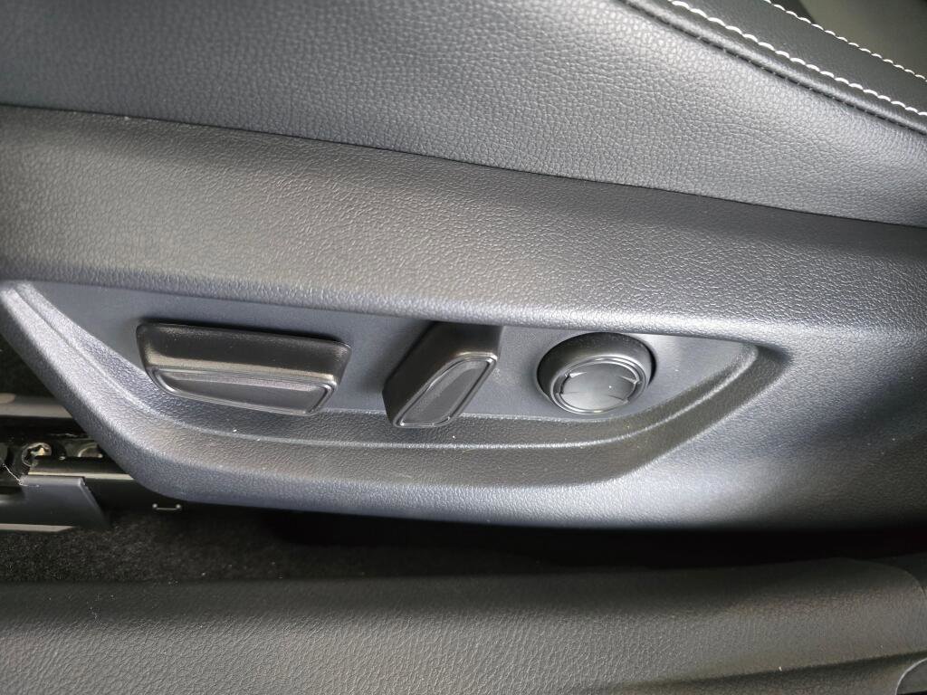 Used 2026 Toyota Camry Hybrid image 21