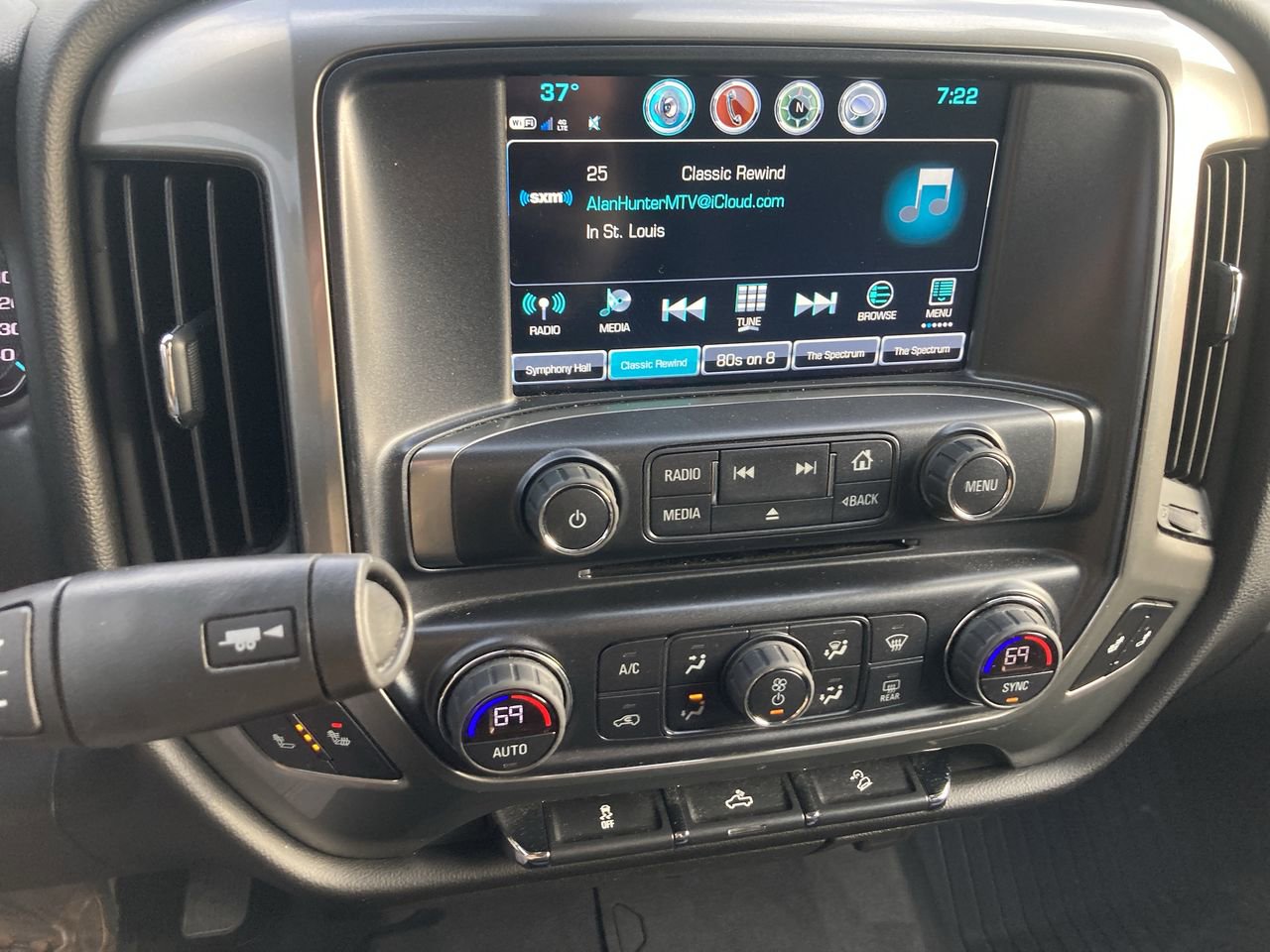 Used 2018 Chevrolet Silverado 1500 LT w/ All Star Edition AWD/4WD image 12
