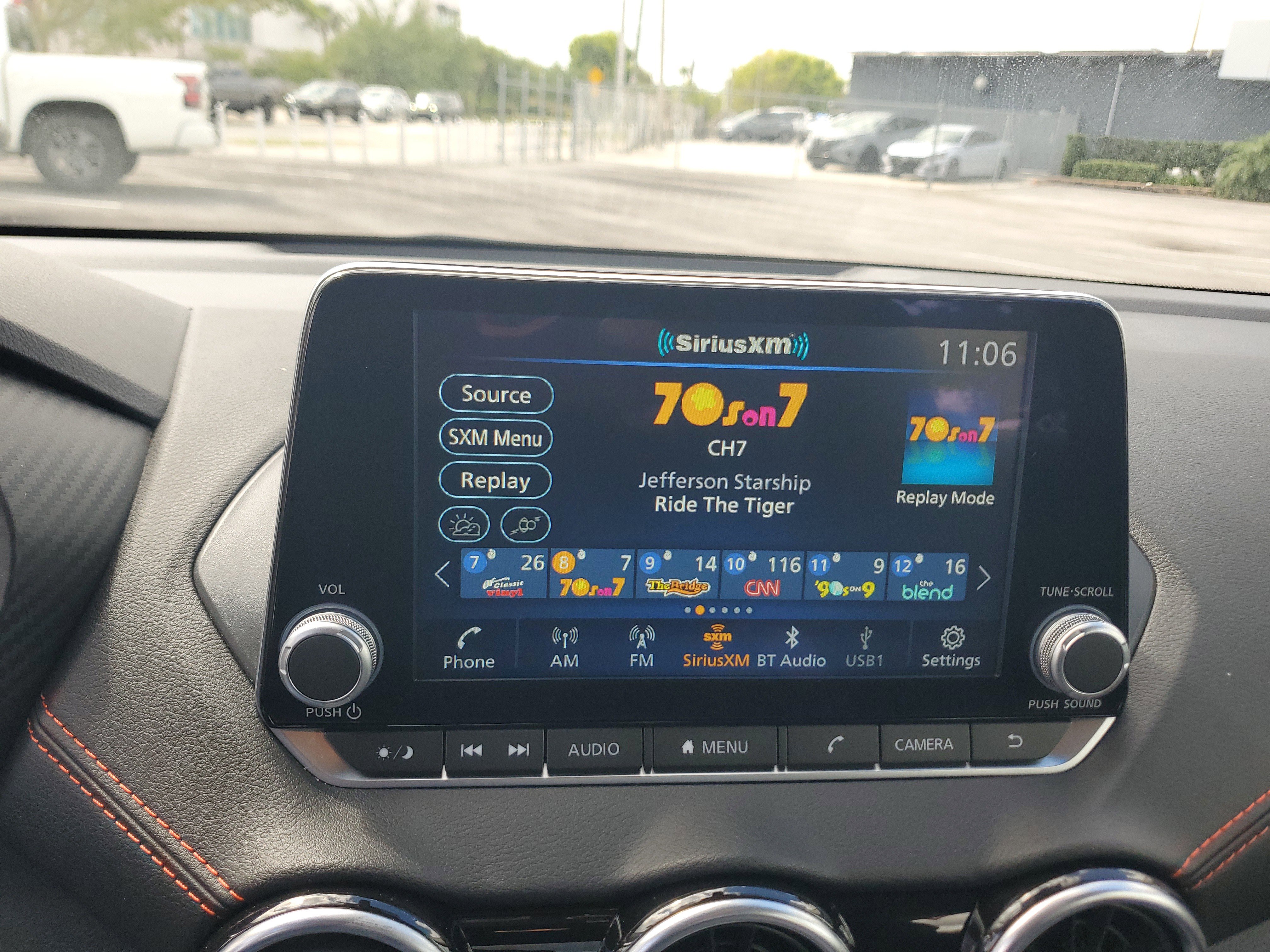 Certified 2025 Nissan Sentra SR w/ Midnight Edition image 27