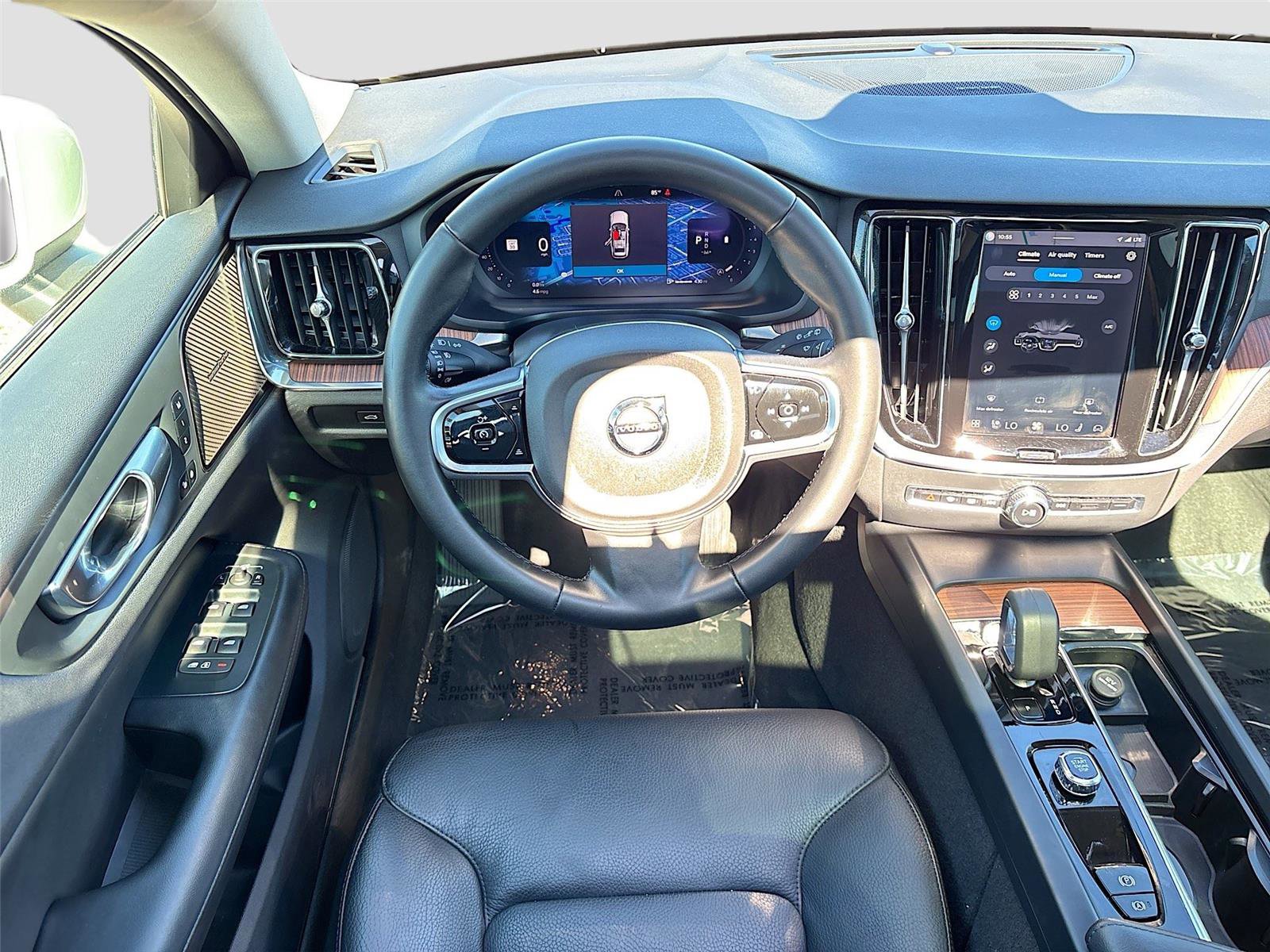 Used 2025 Volvo V60 B5 Cross Country Plus image 24