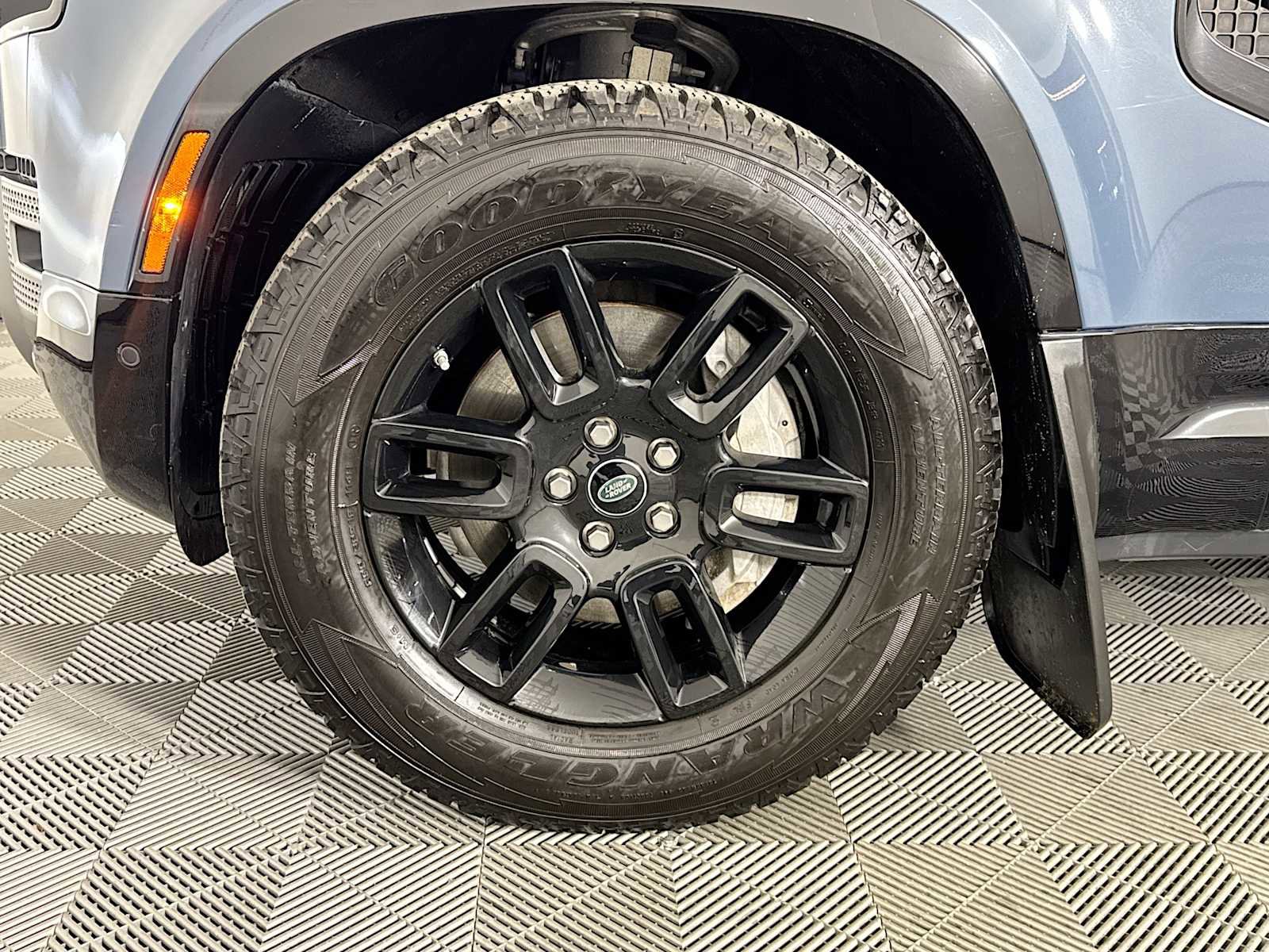 Used 2021 Land Rover Defender 90 X-Dynamic S image 26