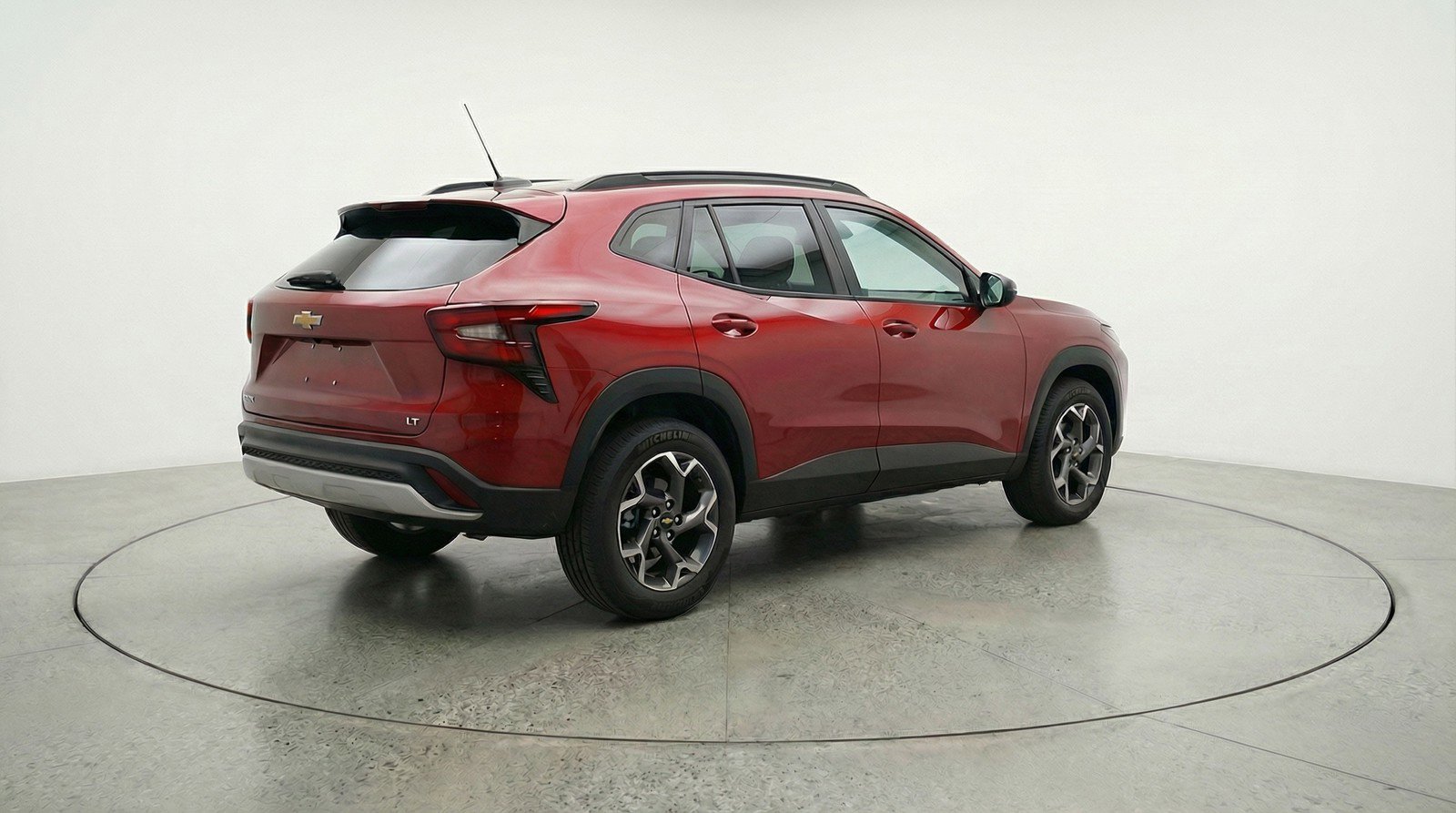 Used 2025 Chevrolet Trax LT image 9