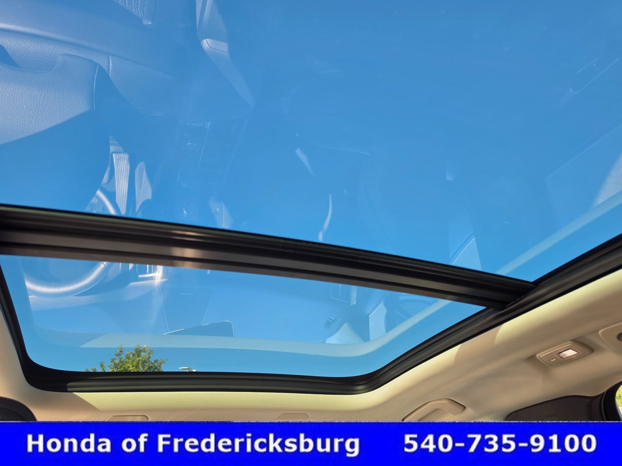 Used 2025 Volvo XC60 T8 Plus w/ Protection Package Premier AWD/4WD image 55