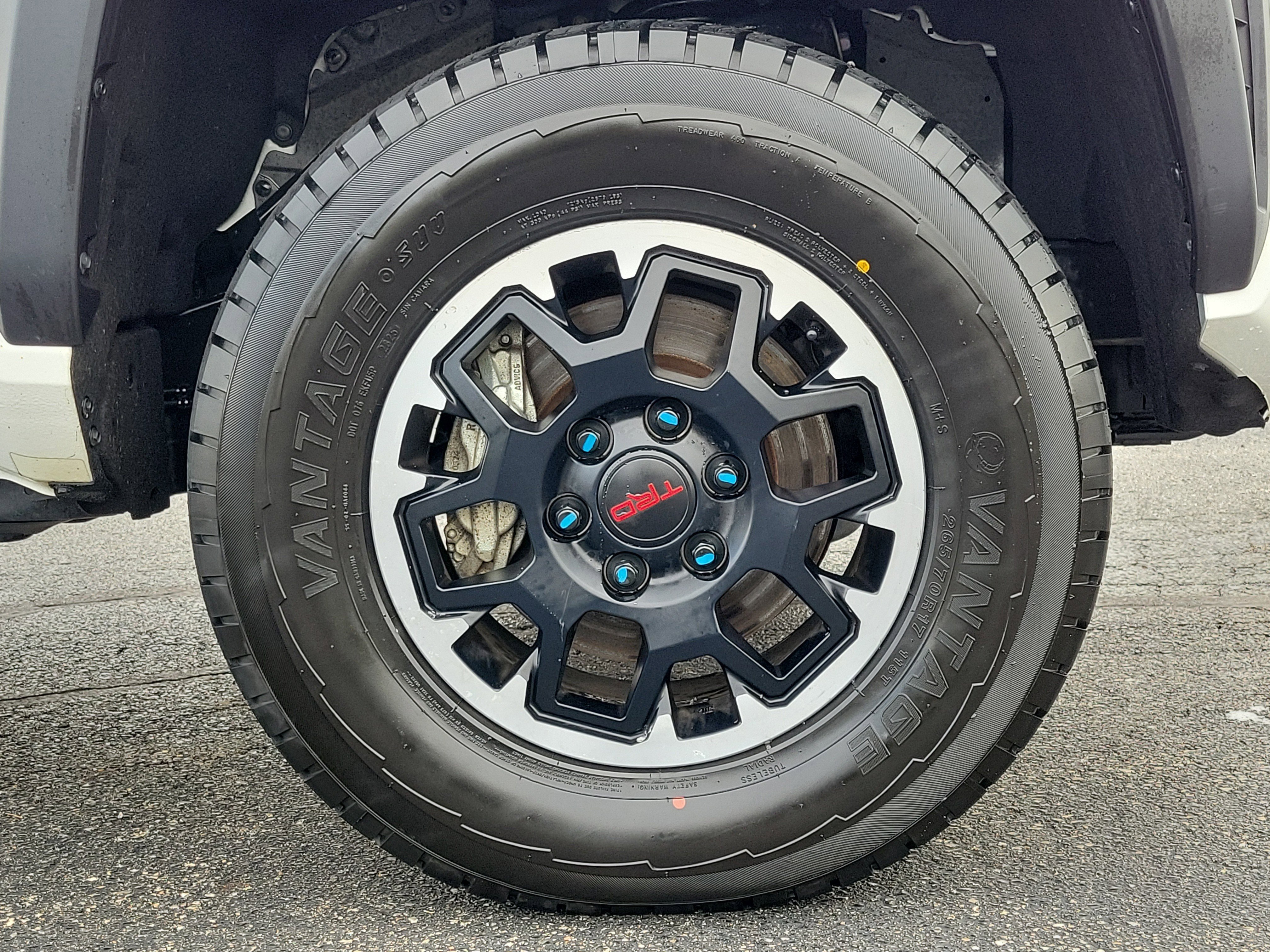 Used 2024 Toyota Tacoma TRD Off-Road image 5