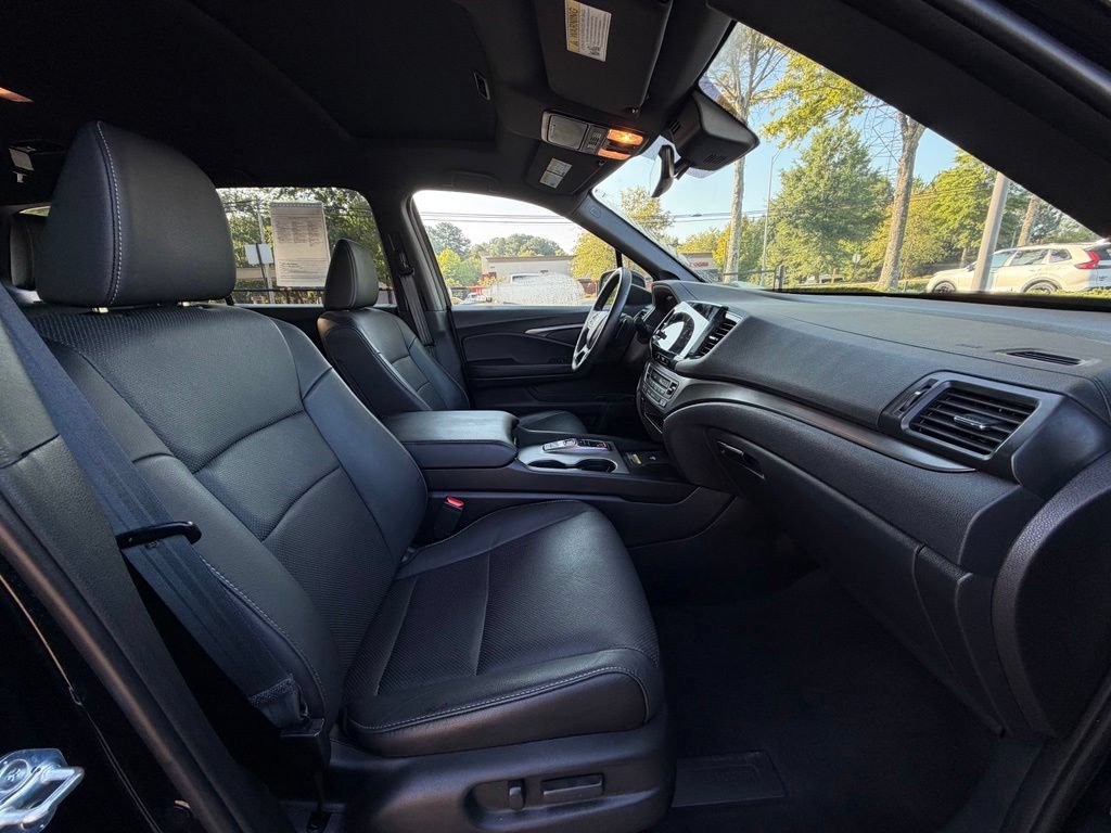 Certified 2025 Honda Passport EX-L image 31