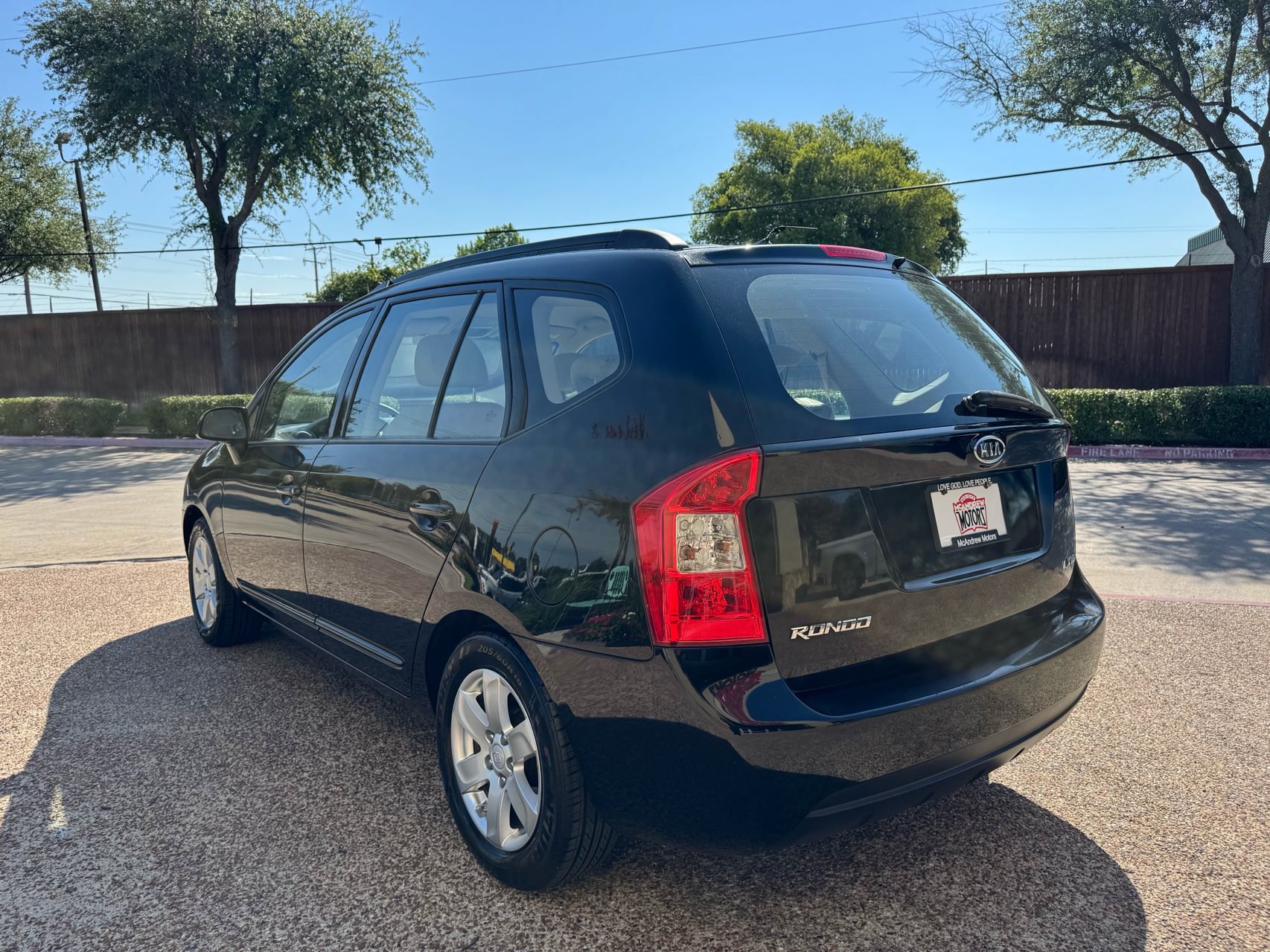 Used 2008 Kia Rondo LX FWD image 7