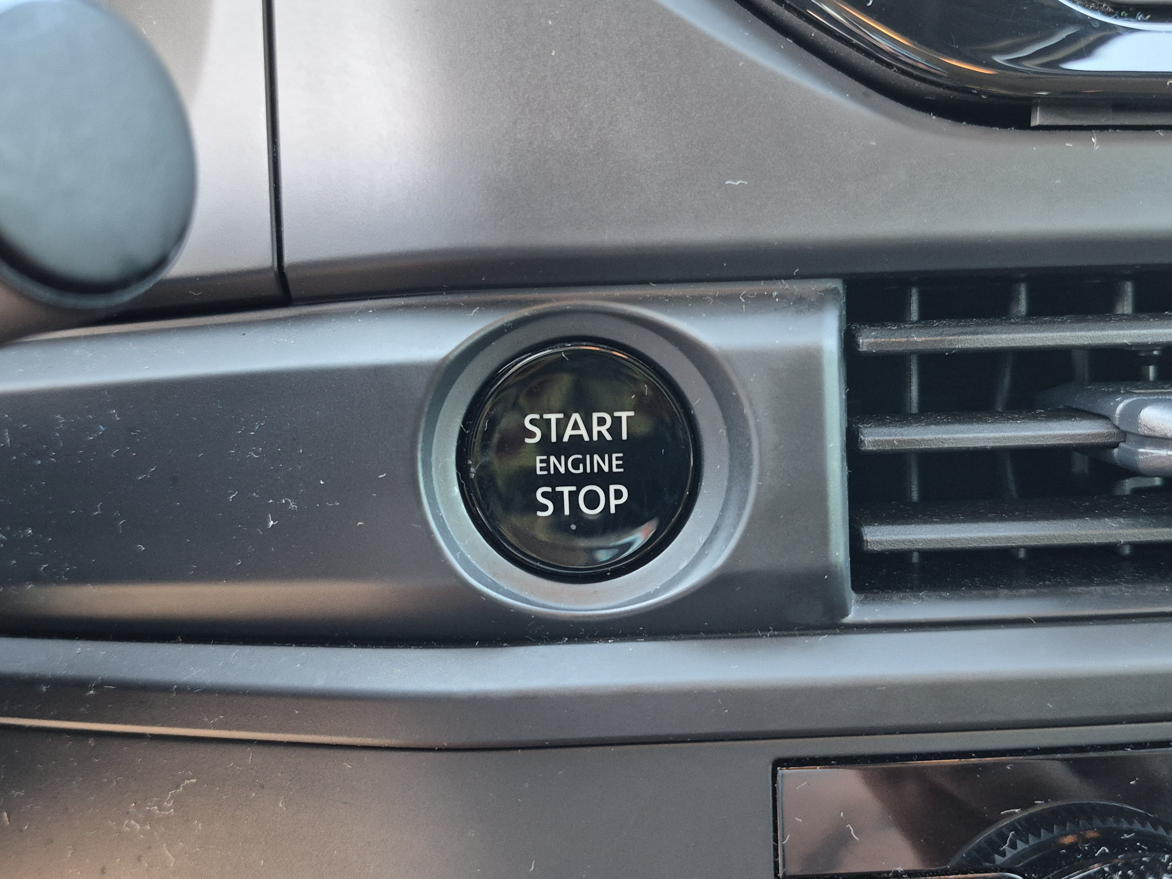 Certified 2025 Nissan Pathfinder S FWD image 34
