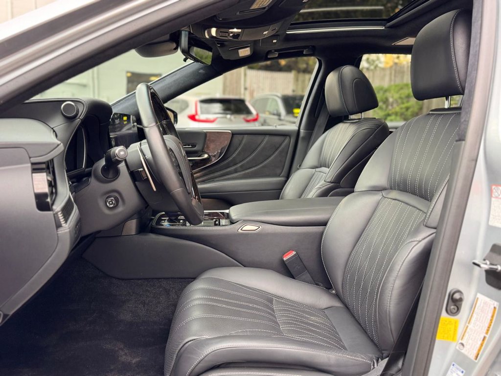 Used 2022 Lexus LS 500 AWD w/ Luxury Package image 18