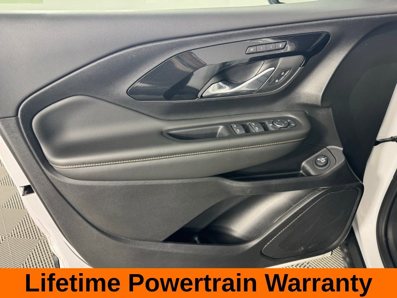 Used 2024 GMC Terrain AT4 w/ Tech Package image 10