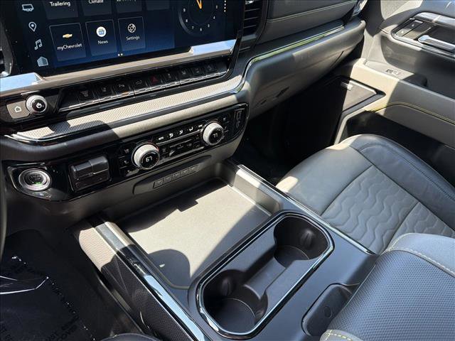 Used 2024 Chevrolet Silverado 2500 ZR2 w/ Technology Package AWD/4WD image 21