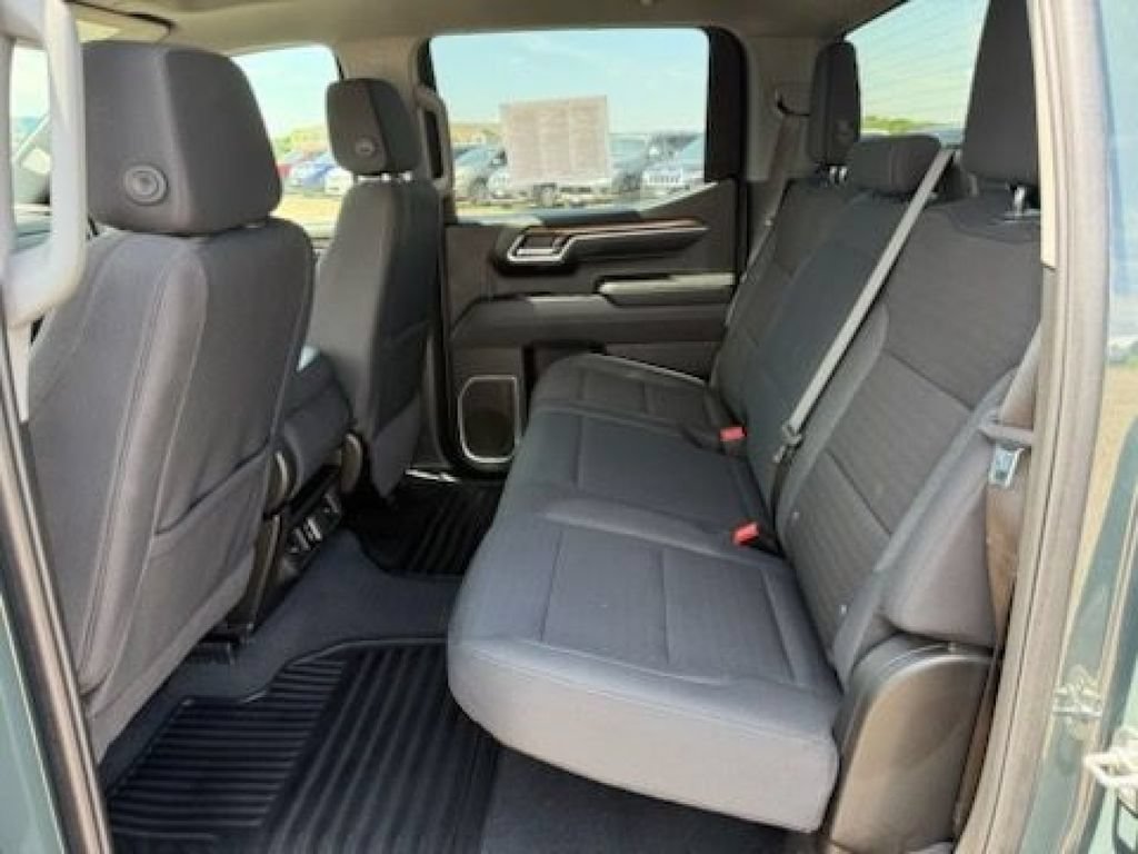 Used 2025 Chevrolet Silverado 1500 LT AWD/4WD image 28