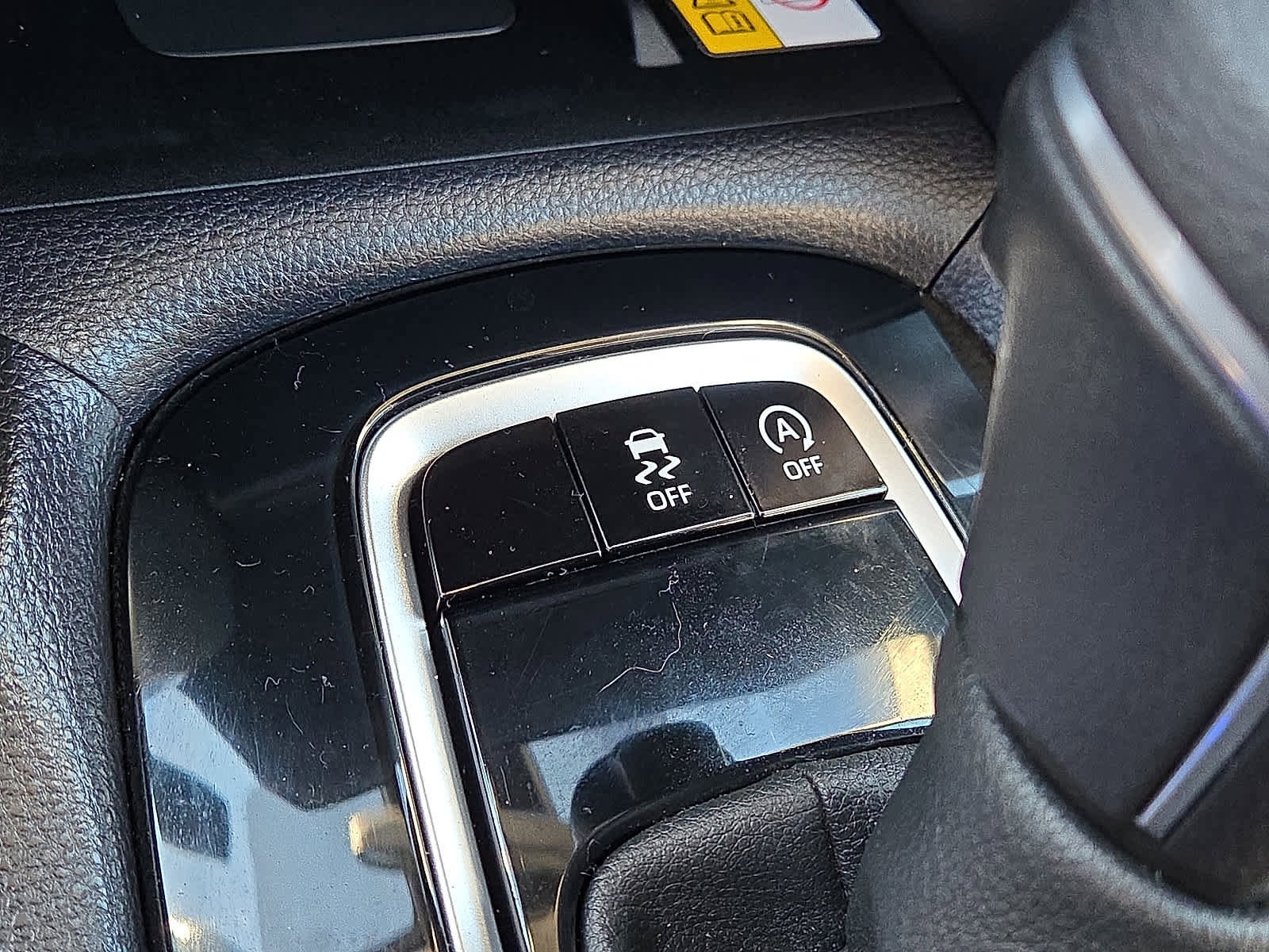 Certified 2022 Toyota Corolla Cross LE image 26