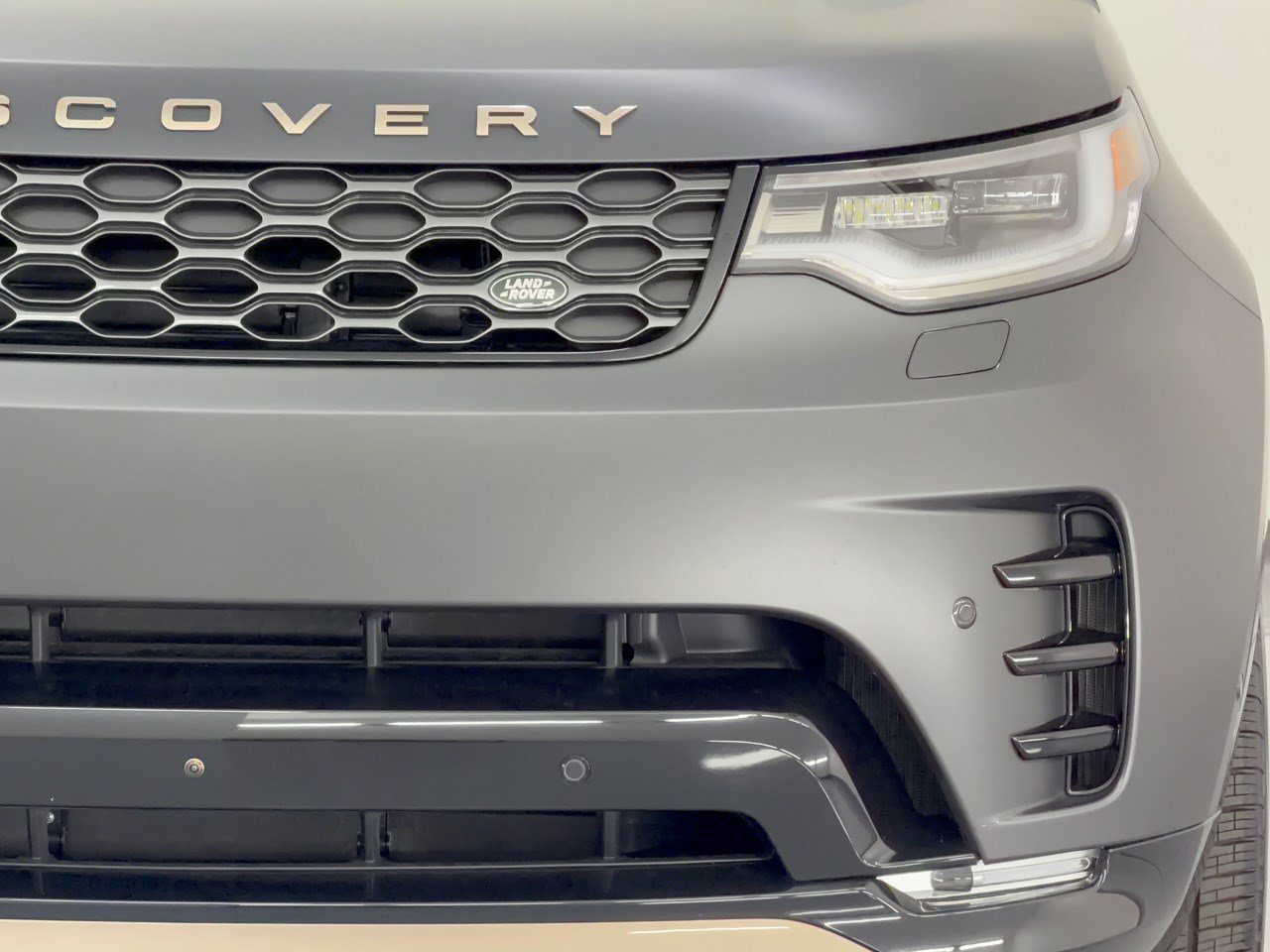 New 2026 Land Rover Discovery Limited Edition AWD/4WD image 11