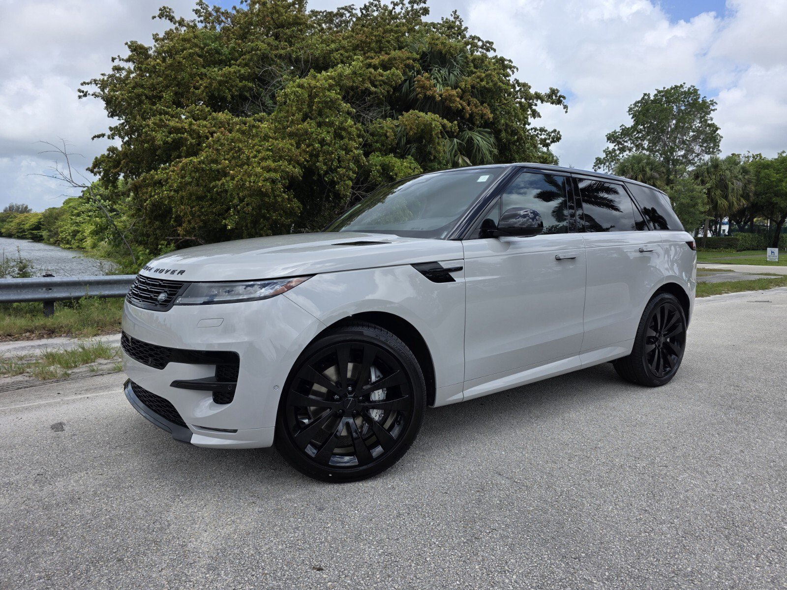 Used 2026 Land Rover Range Rover Sport Dynamic SE