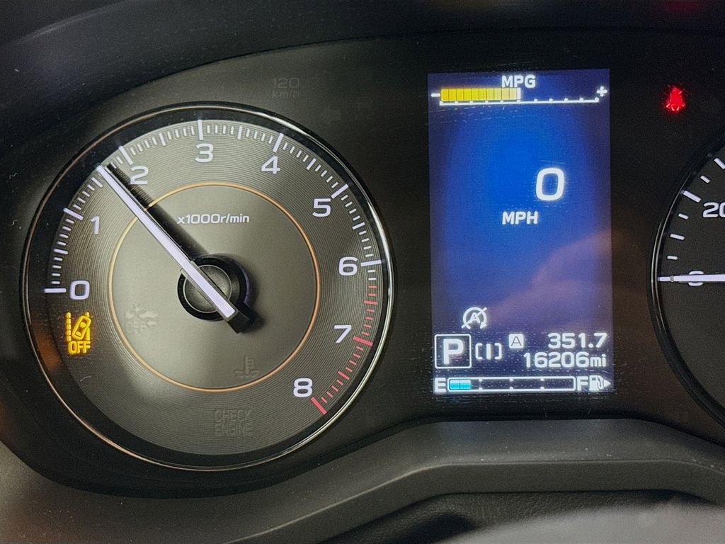 Certified 2022 Subaru Crosstrek 2.0i image 16