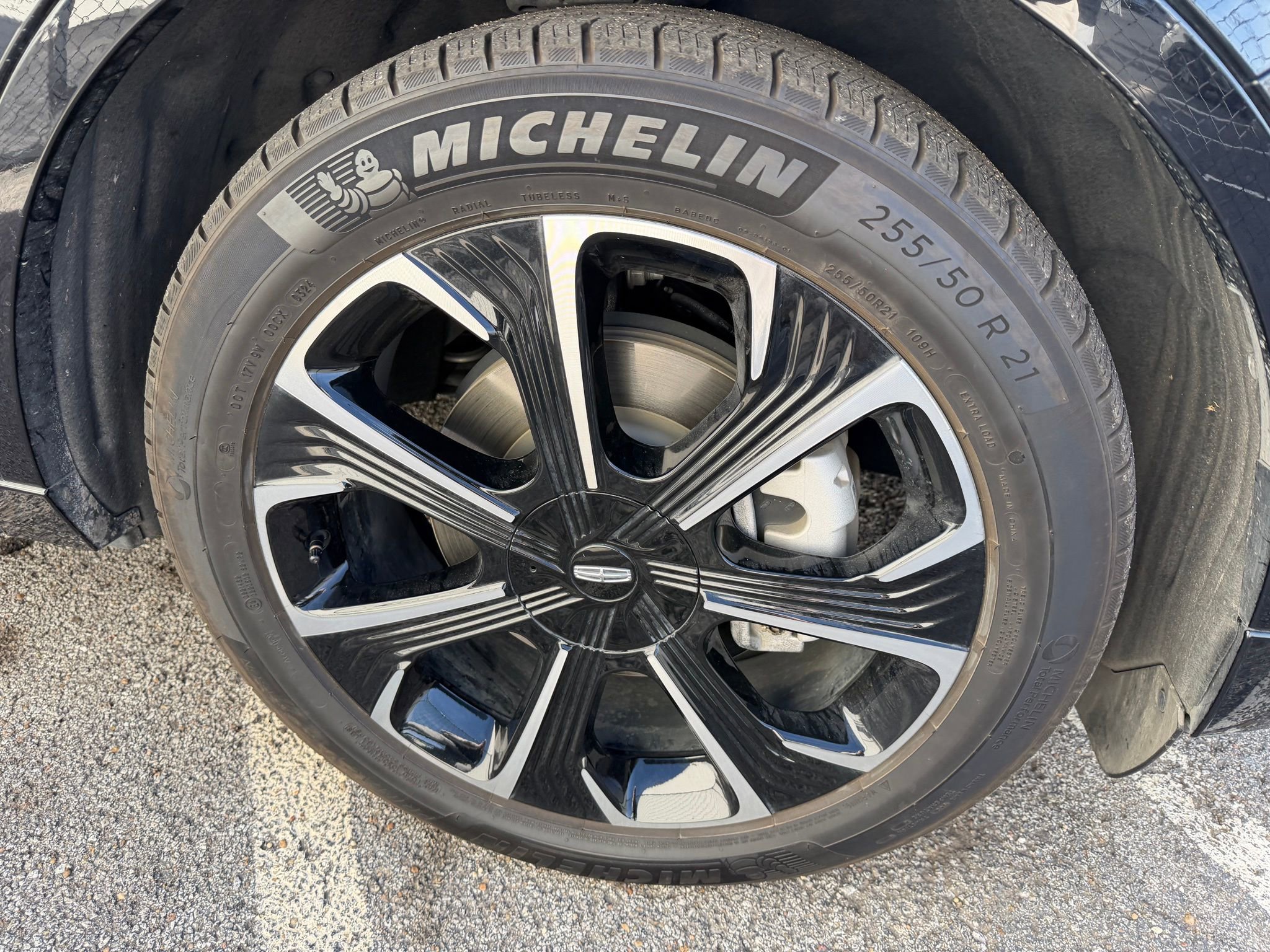 Used 2024 Lincoln Nautilus Reserve w/ Equipment Group 203A image 4