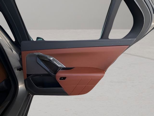 Used 2023 BMW 740i 740i w/ Executive Package image 32