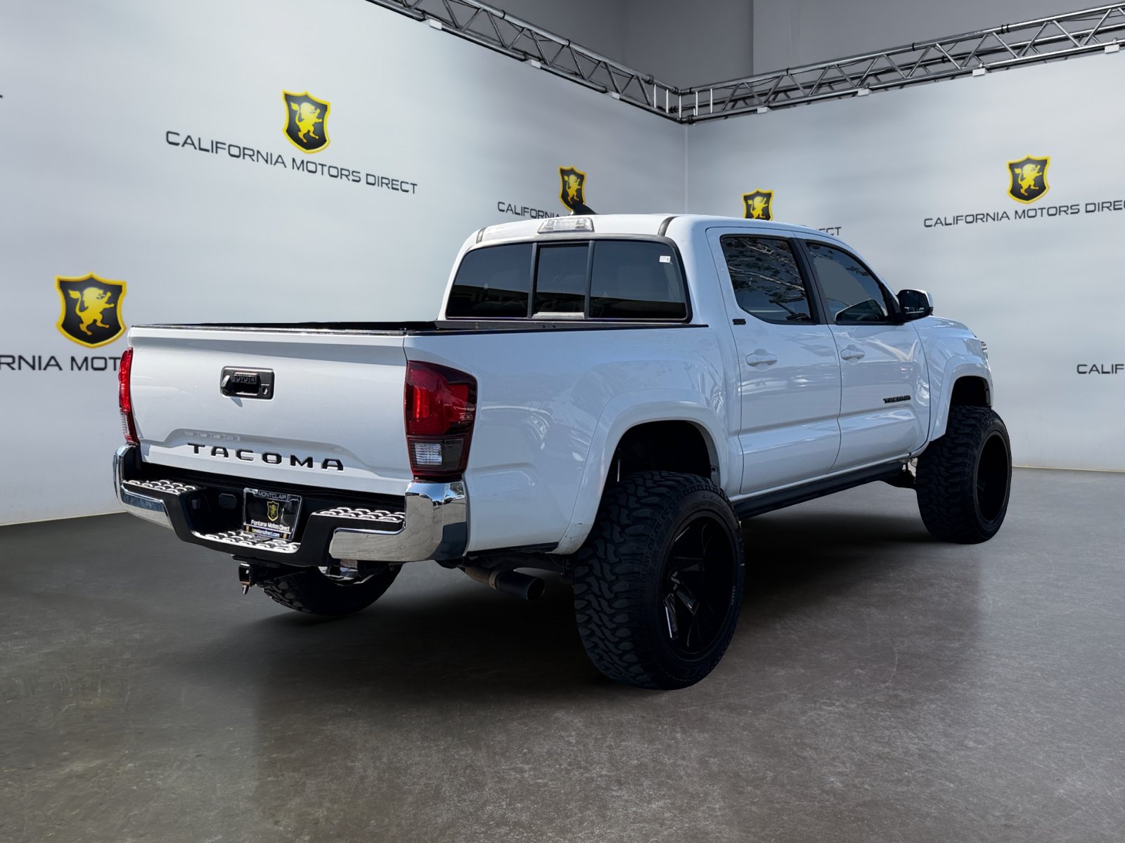 Used 2021 Toyota Tacoma SR5 w/ SR5 Appearance Package (SM) RWD image 5