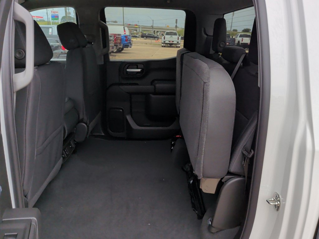 New 2026 Chevrolet Silverado 1500 Custom RWD image 31