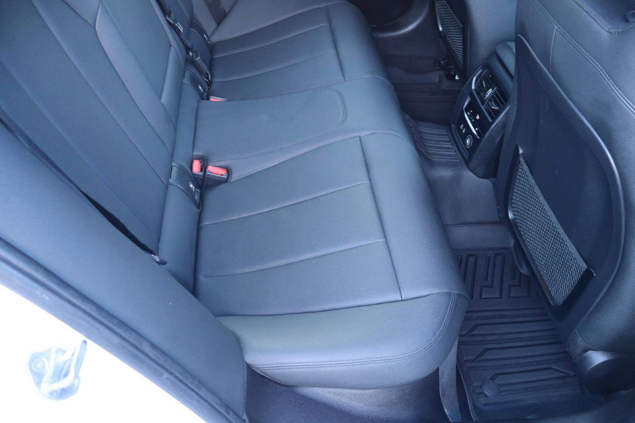 Used 2019 BMW 330i Sedan w/ M Sport Package RWD image 35