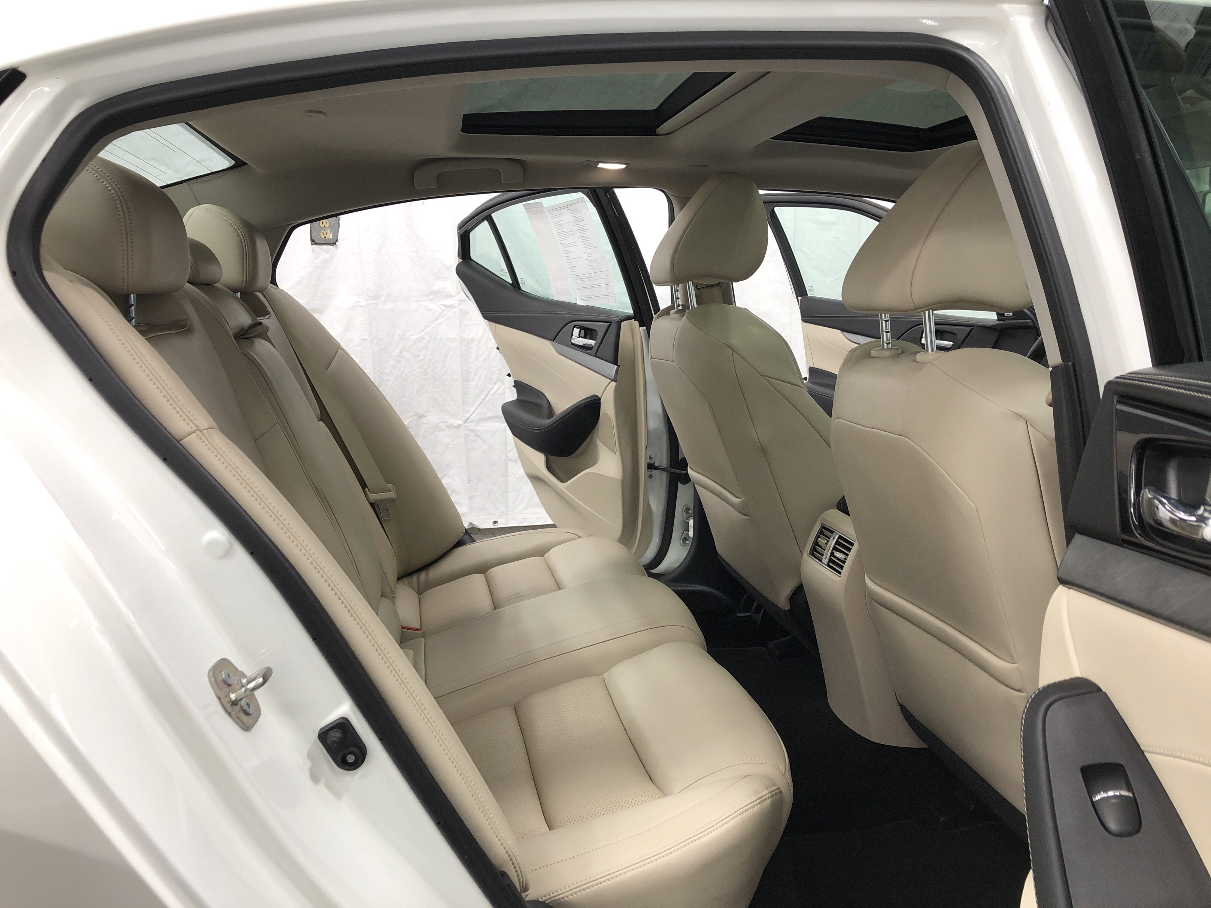 Used 2017 Nissan Maxima 3.5 SL image 9