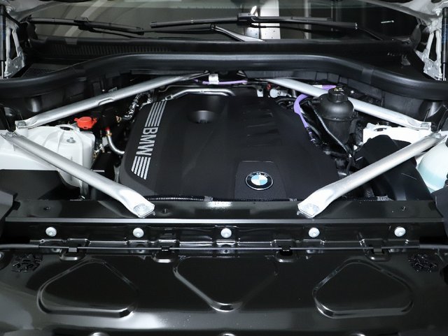 Used 2026 BMW X5 xDrive40i w/ M Sport Package AWD/4WD image 40