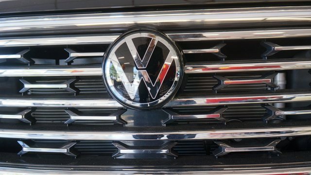 Certified 2025 Volkswagen Atlas SEL image 76