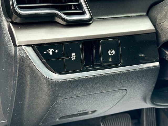 Certified 2023 Kia Sportage EX image 10