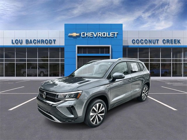 Used 2024 Volkswagen Taos SE image 4