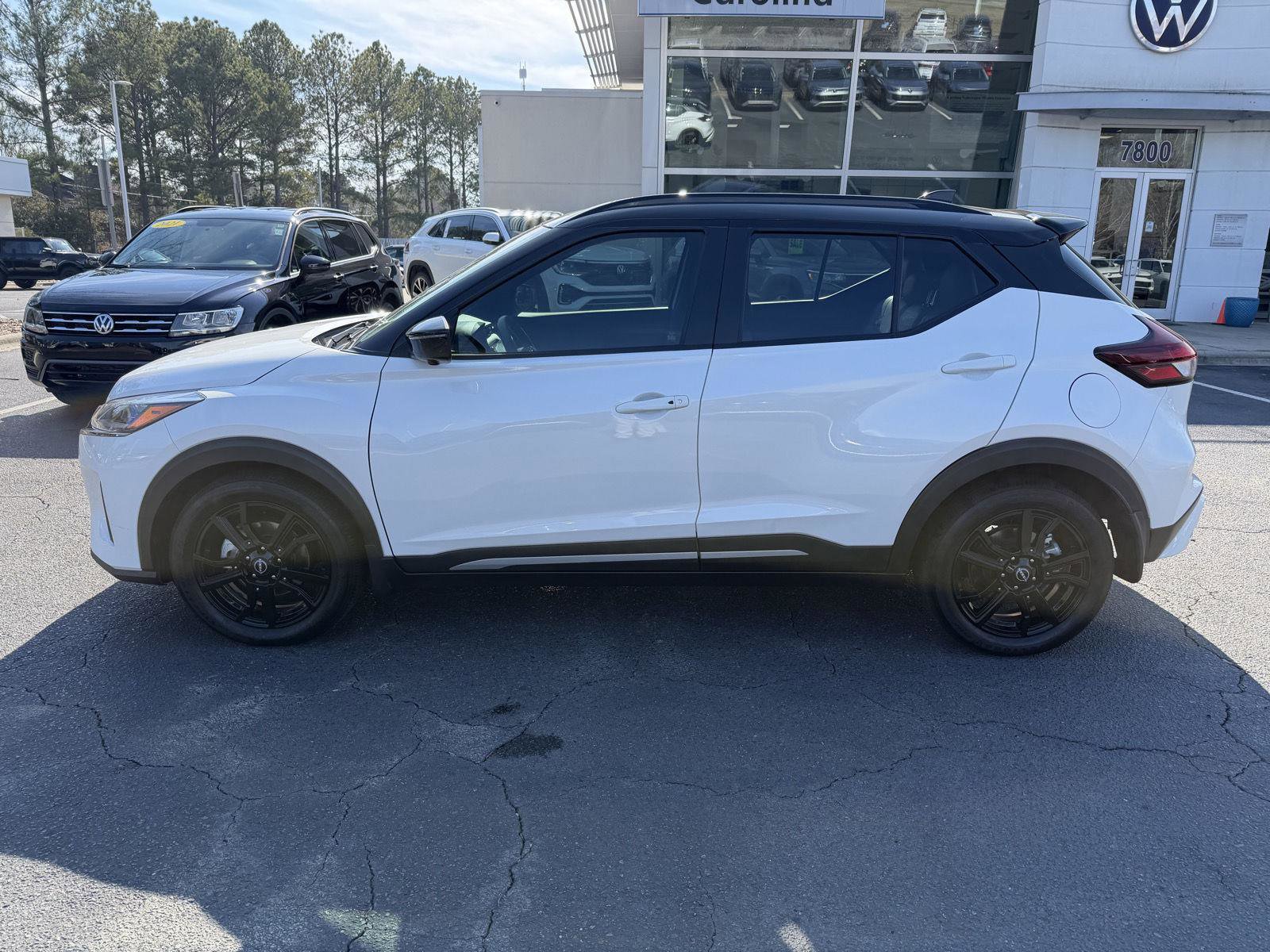 Used 2024 Nissan Kicks SR w/ SR Premium Package image 3
