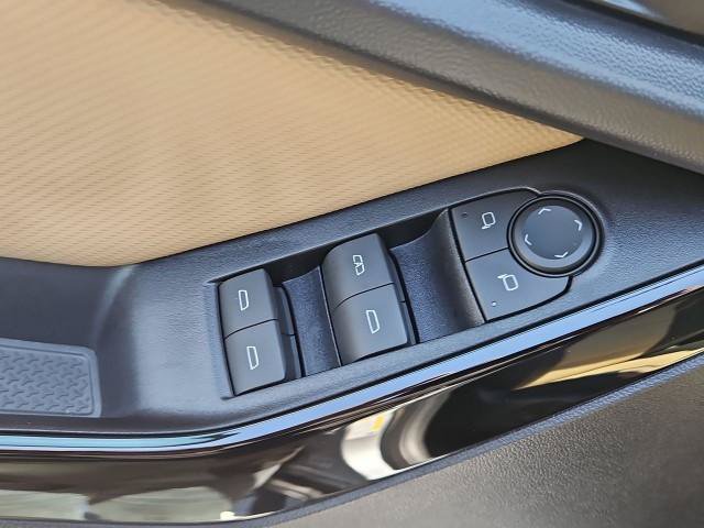 New 2027 Chevrolet Equinox ACTIV FWD image 23