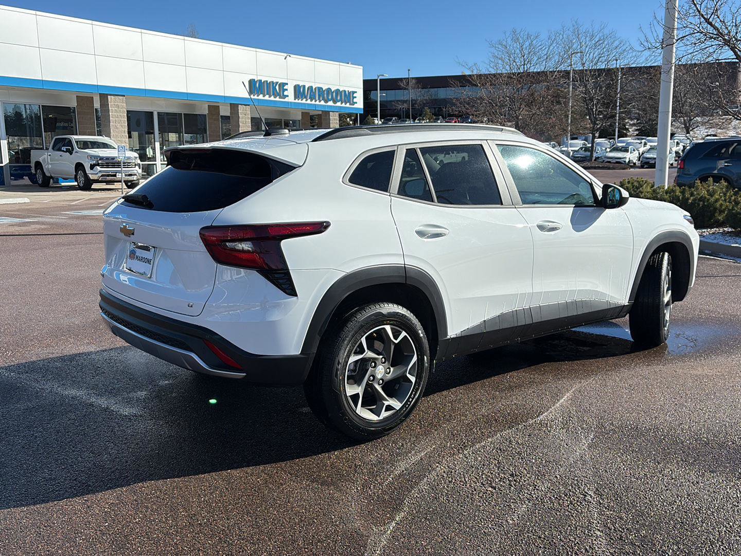 Used 2025 Chevrolet Trax LT w/ LT Convenience Package image 6