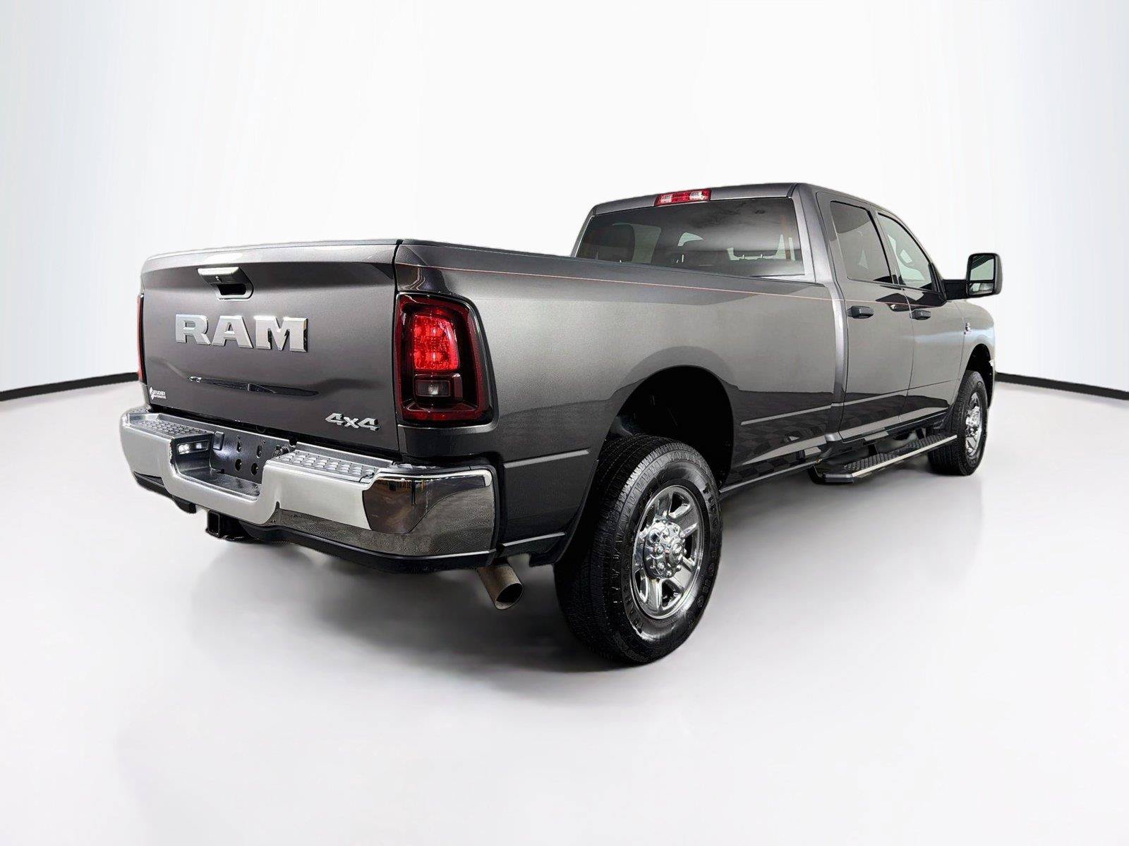 Used 2025 RAM 2500 Tradesman w/ Chrome Appearance Group AWD/4WD image 11