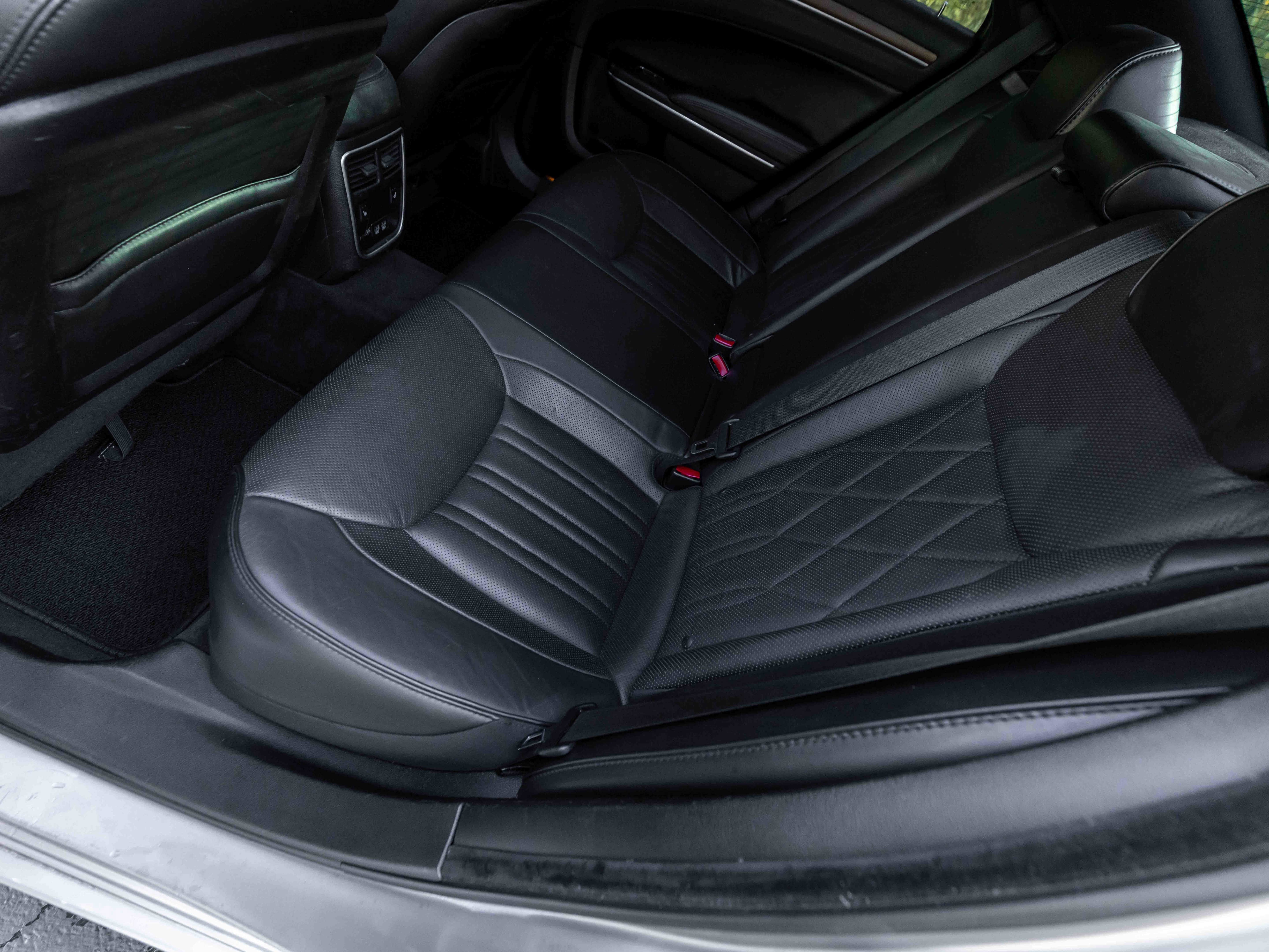 Used 2018 Chrysler 300 C w/ Sun, Sound & Nav Package image 15