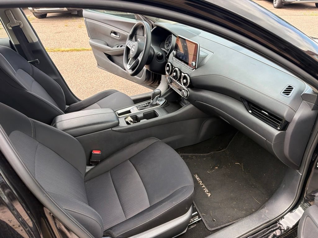 Used 2024 Nissan Sentra SV FWD image 20