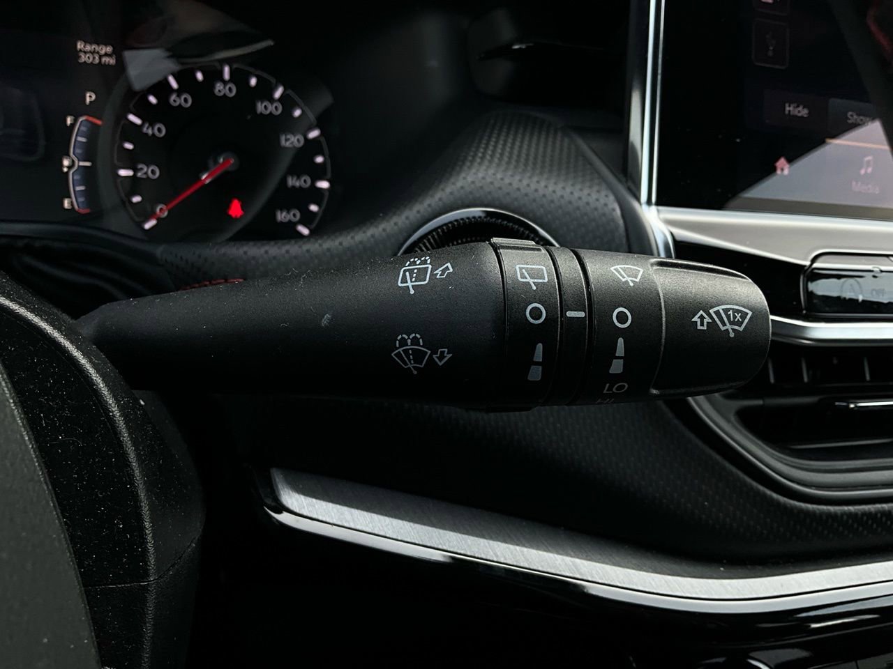 Used 2025 Jeep Compass Trailhawk image 37