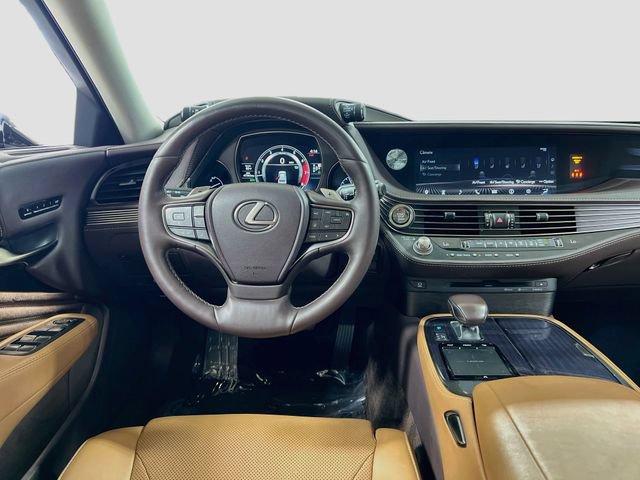 Used 2018 Lexus LS 500 w/ Accessory Package (Z2) RWD image 24