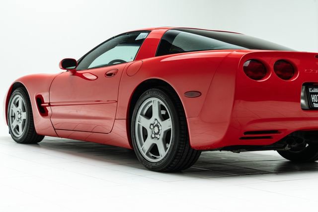 Used 1999 Chevrolet Corvette Coupe w/ Performance Handling Pkg image 19