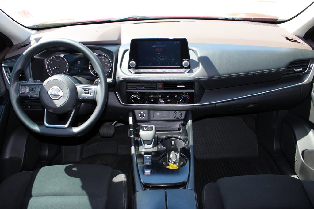 Used 2023 Nissan Rogue S FWD image 7