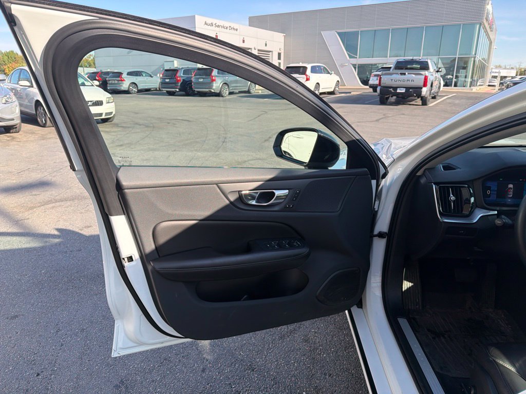 Used 2023 Volvo S60 B5 Core w/ Climate Package FWD image 9