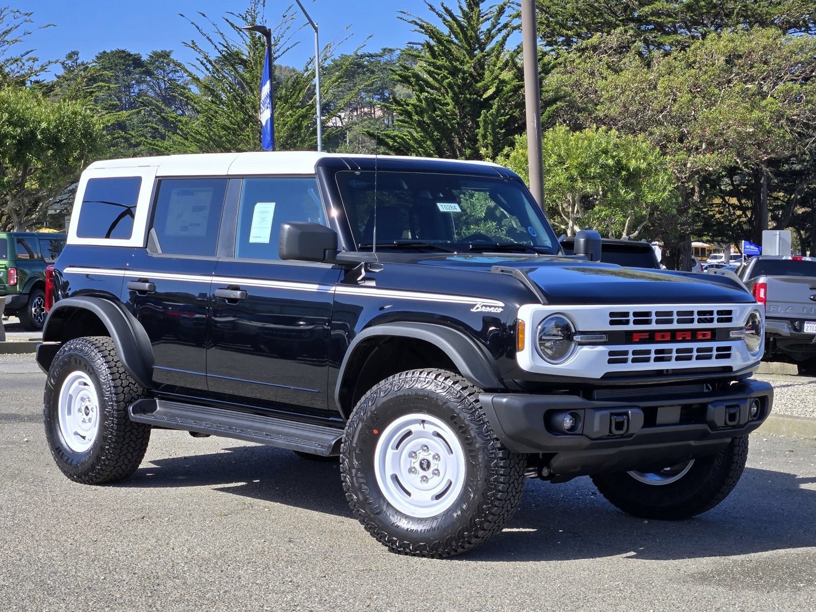 New 2026 Ford Bronco Heritage Edition AWD/4WD image 2