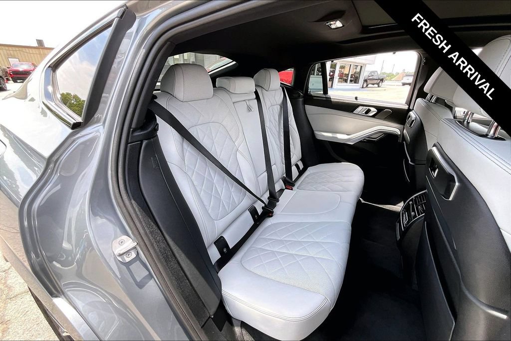 Used 2024 BMW X6 xDrive40i w/ Executive Package AWD/4WD image 24