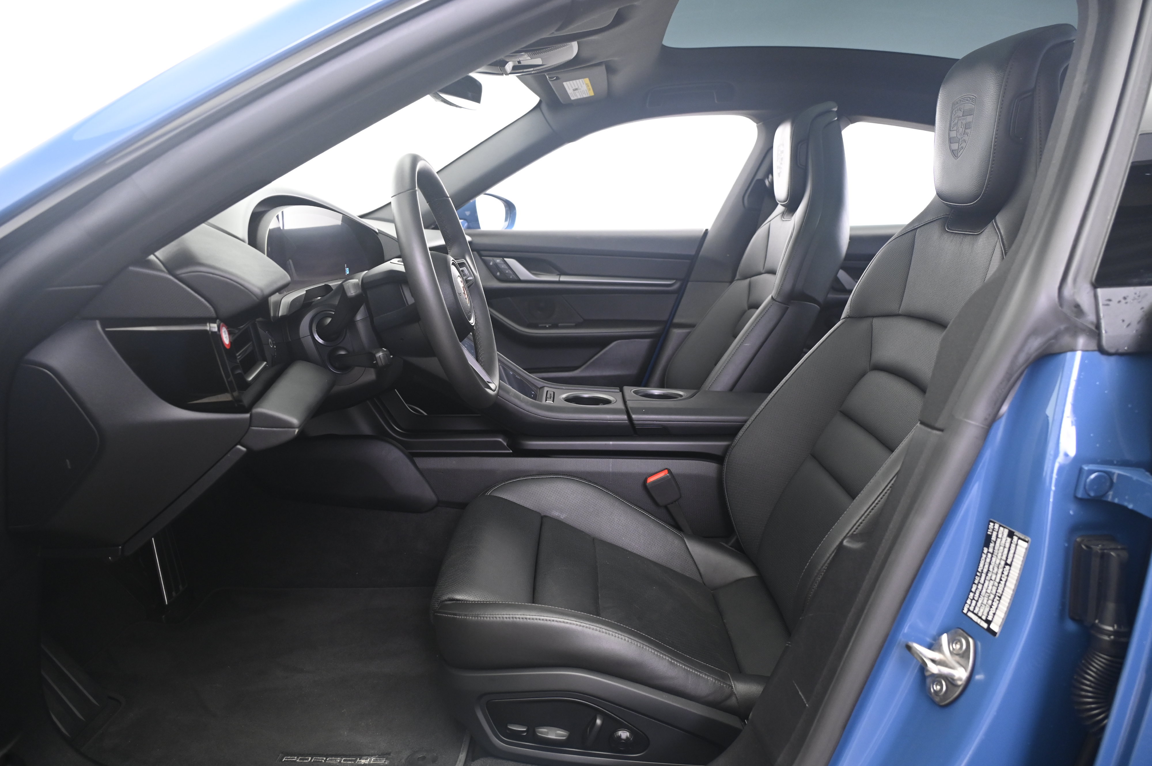 Certified 2025 Porsche Taycan 4S AWD/4WD image 29