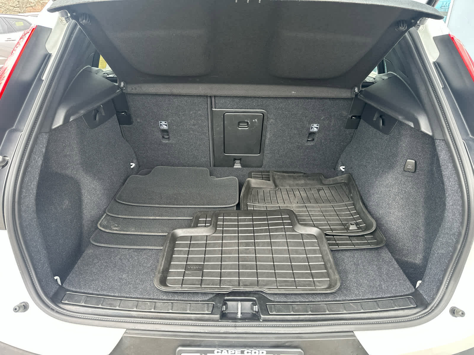 Used 2026 Volvo XC40 B5 Plus AWD/4WD image 32