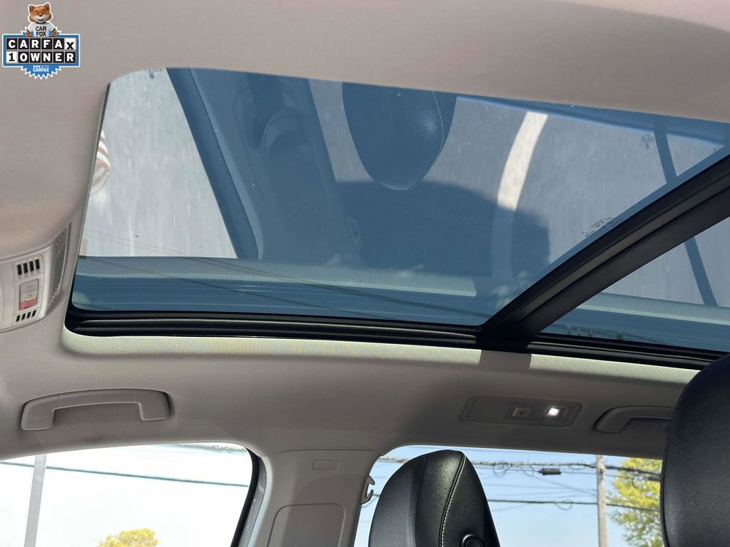 Used 2022 Volkswagen Tiguan SE w/ Panoramic Sunroof Package AWD/4WD image 19
