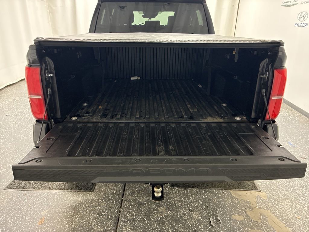 Used 2025 Toyota Tacoma TRD Sport image 8