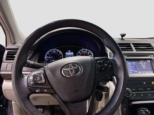 Used 2017 Toyota Camry LE FWD image 5