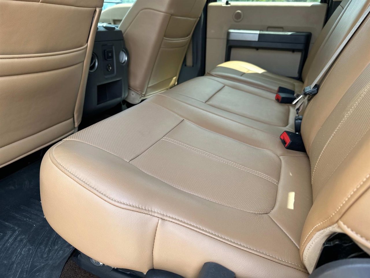 Used 2012 Ford F250 Lariat w/ Lariat Ultimate Pkg image 26