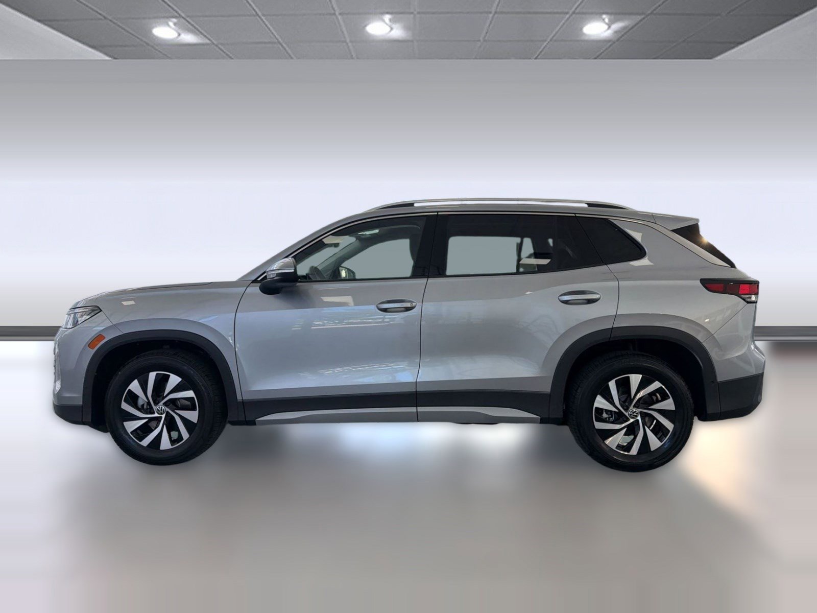 New 2026 Volkswagen Tiguan S FWD image 2